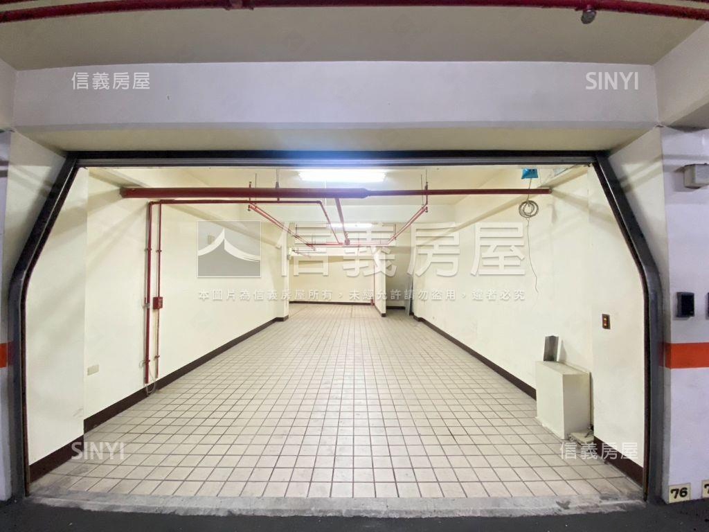 真愛店面傳家金雞母車位房屋室內格局與周邊環境