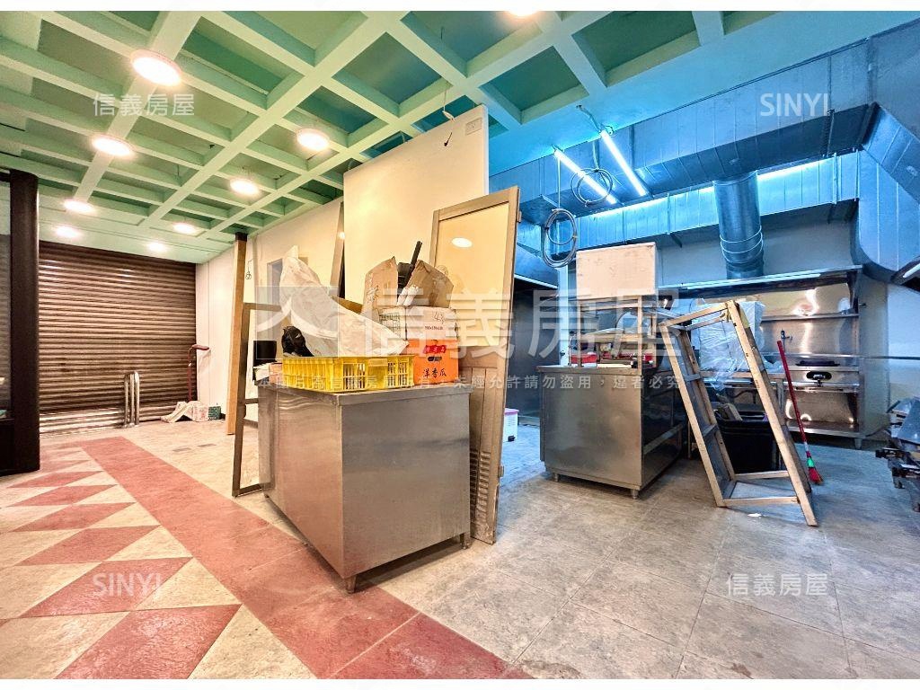 鳳山中崙大面寬黃金店面房屋室內格局與周邊環境