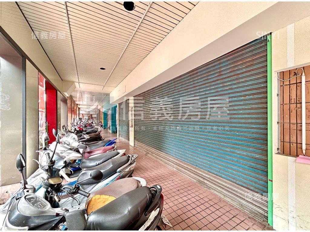 鳳山中崙大面寬黃金店面房屋室內格局與周邊環境