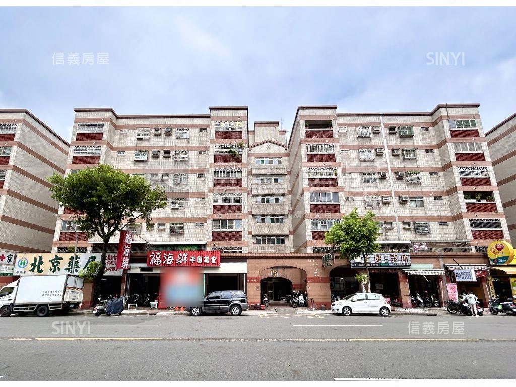 鳳山中崙大面寬黃金店面房屋室內格局與周邊環境