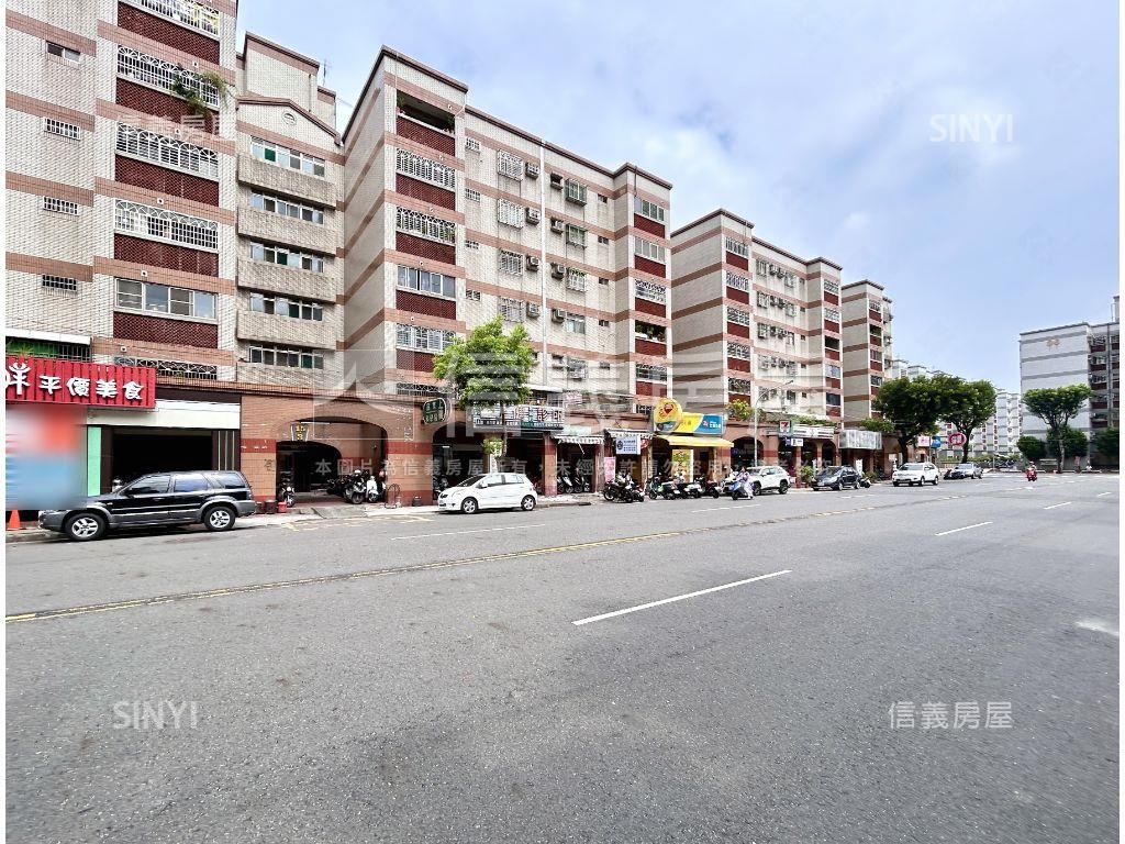 鳳山中崙大面寬黃金店面房屋室內格局與周邊環境