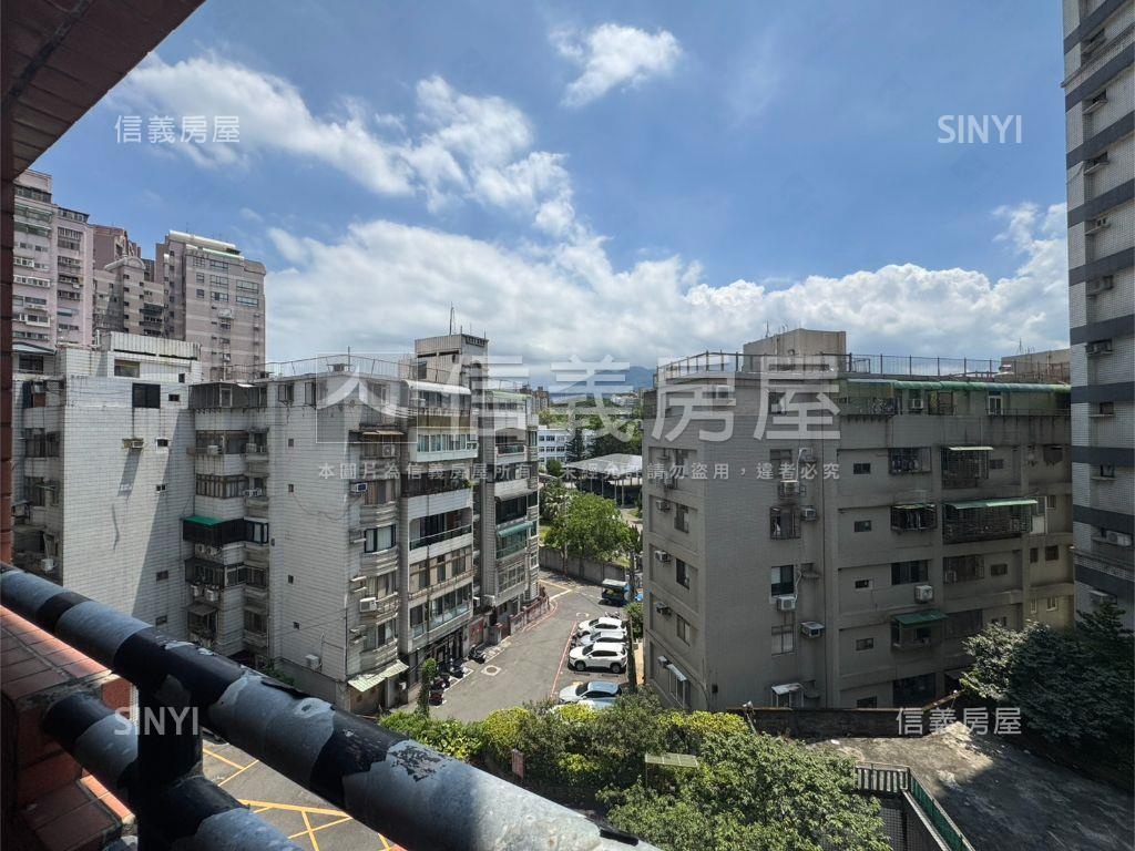 淡水低總價三房附車位房屋室內格局與周邊環境