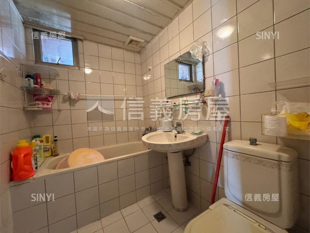 淡水低總價三房附車位房屋室內格局與周邊環境