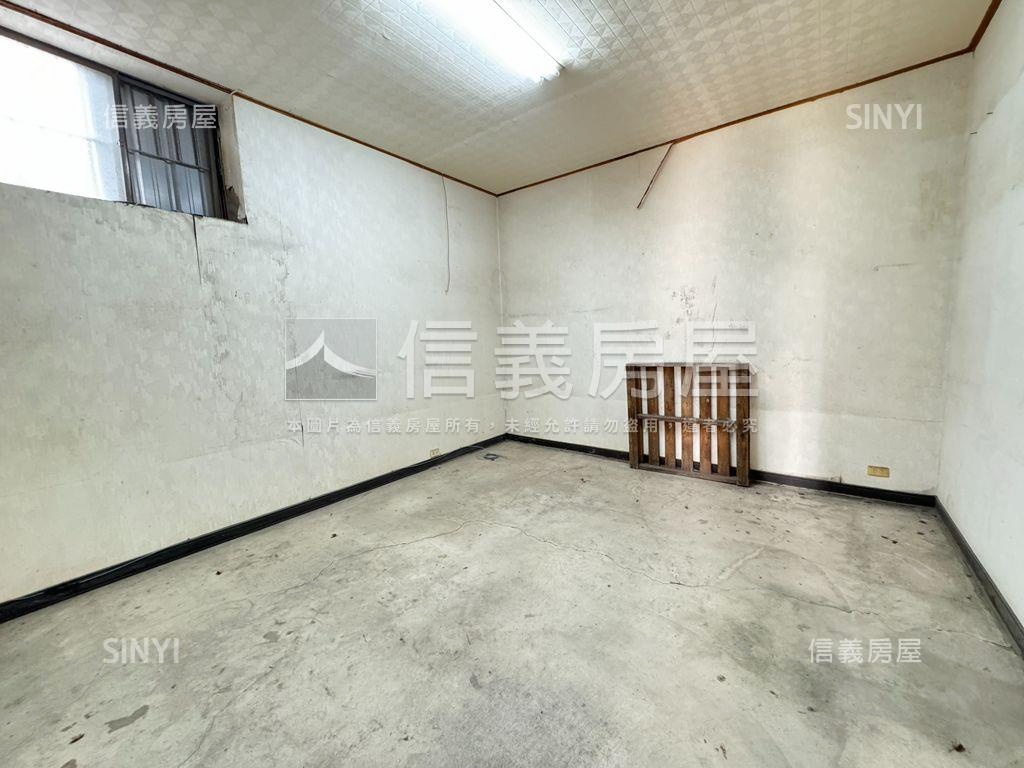 大灣雙面路土地鐵皮屋房屋室內格局與周邊環境