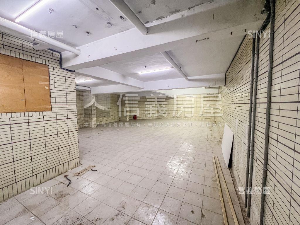黃金三角窗店面大空間房屋室內格局與周邊環境