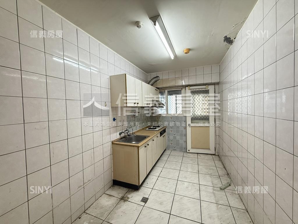 西區大三房華廈高ＣＰ值屋房屋室內格局與周邊環境