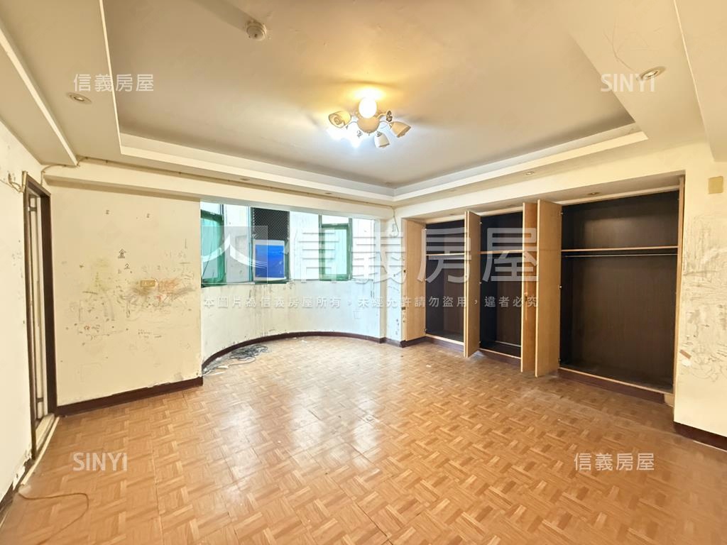 西區大三房華廈高ＣＰ值屋房屋室內格局與周邊環境