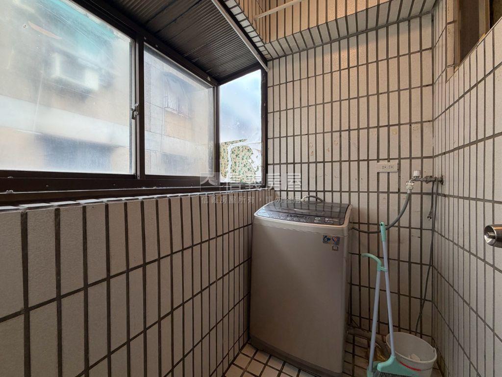 漫步勤美人文獨曬一窗暖陽房屋室內格局與周邊環境