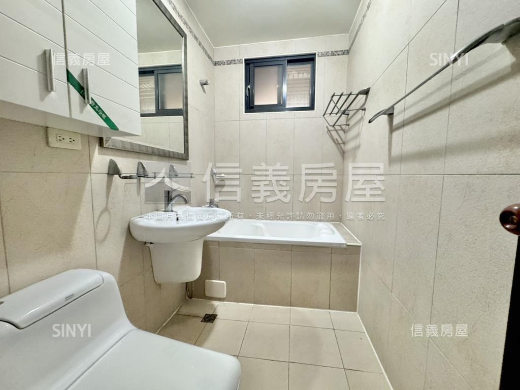專約。京典首排大四房平車房屋室內格局與周邊環境