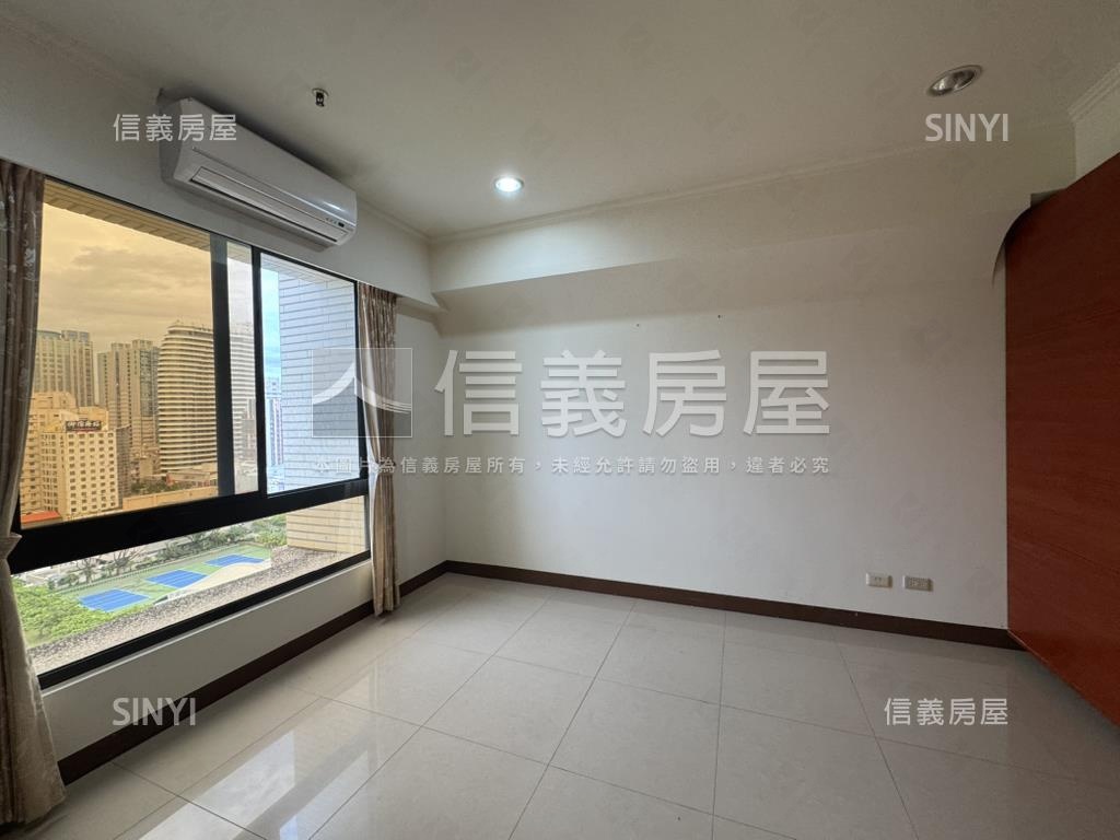 專約。京典首排大四房平車房屋室內格局與周邊環境