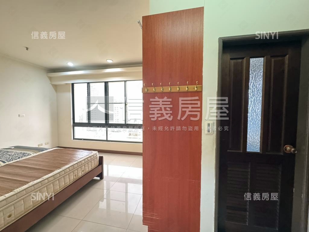專約。京典首排大四房平車房屋室內格局與周邊環境