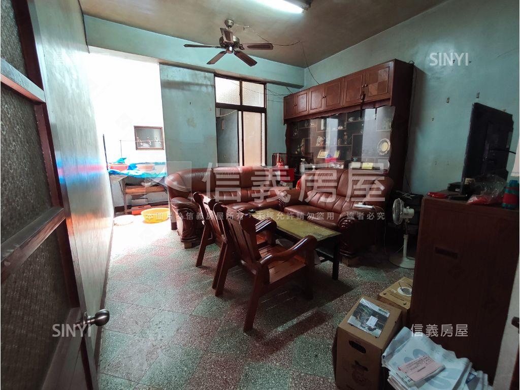 自立街透天店面有庭院房屋室內格局與周邊環境