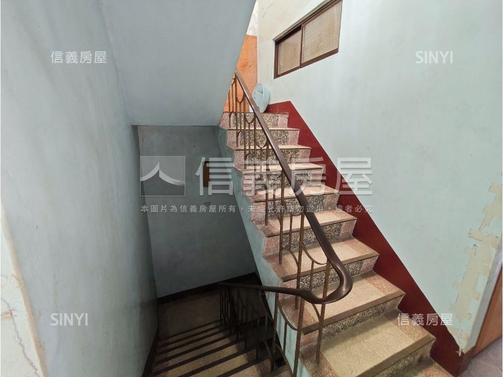 自立街透天店面有庭院房屋室內格局與周邊環境