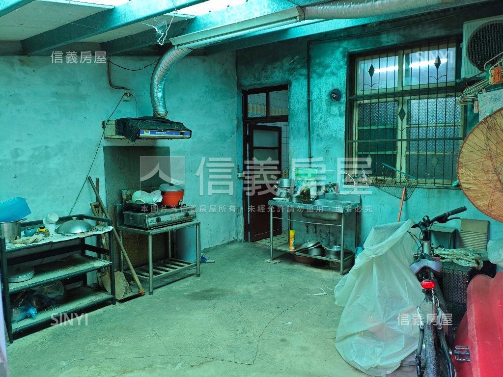 自立街透天店面有庭院房屋室內格局與周邊環境