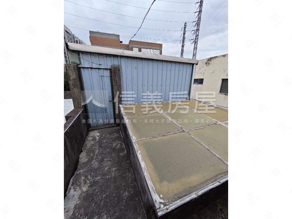 自立街透天店面有庭院房屋室內格局與周邊環境