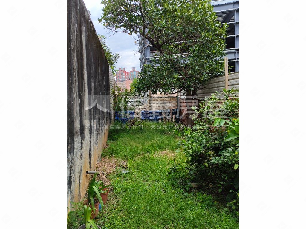 自立街透天店面有庭院房屋室內格局與周邊環境