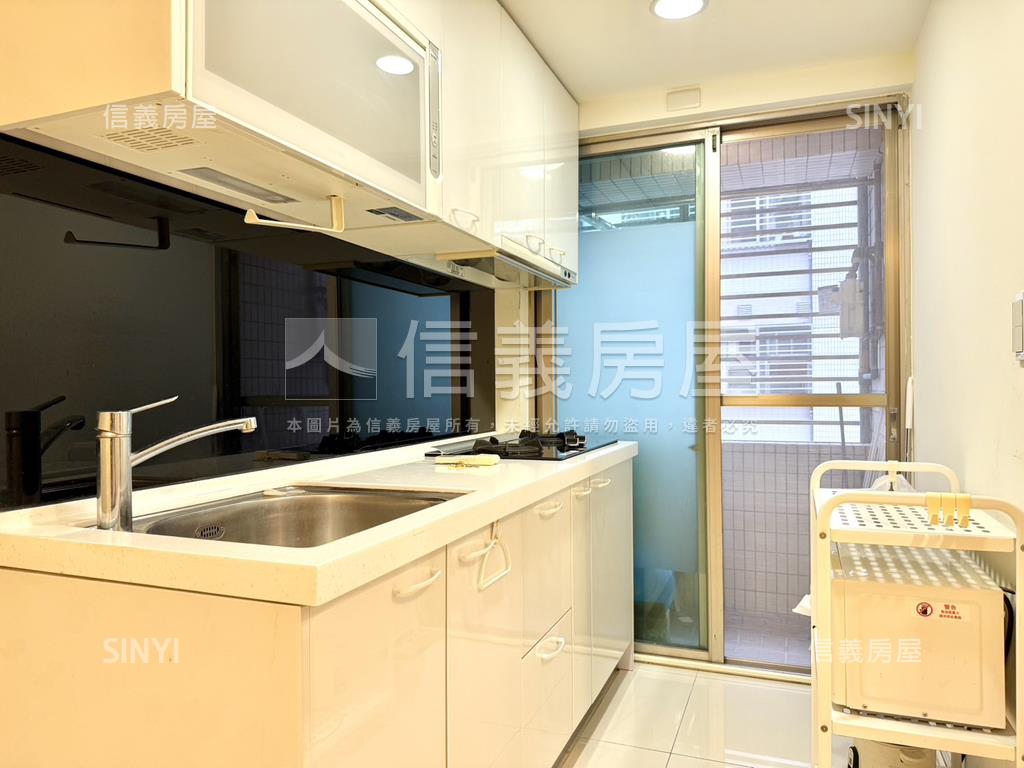 昇陽大地稀有山景２房房屋室內格局與周邊環境