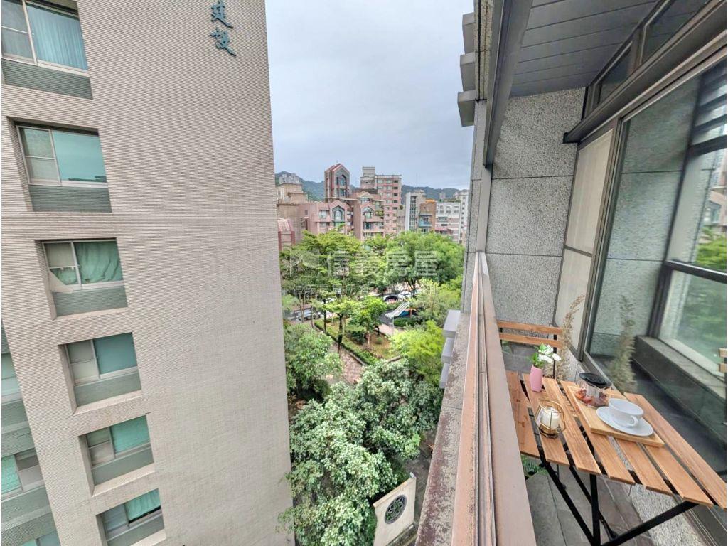 計畫區面公園１０１可兩房房屋室內格局與周邊環境