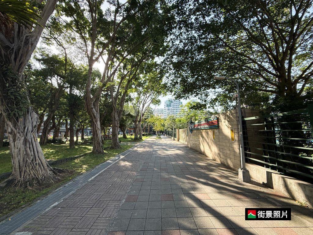 計畫區面公園１０１可兩房房屋室內格局與周邊環境