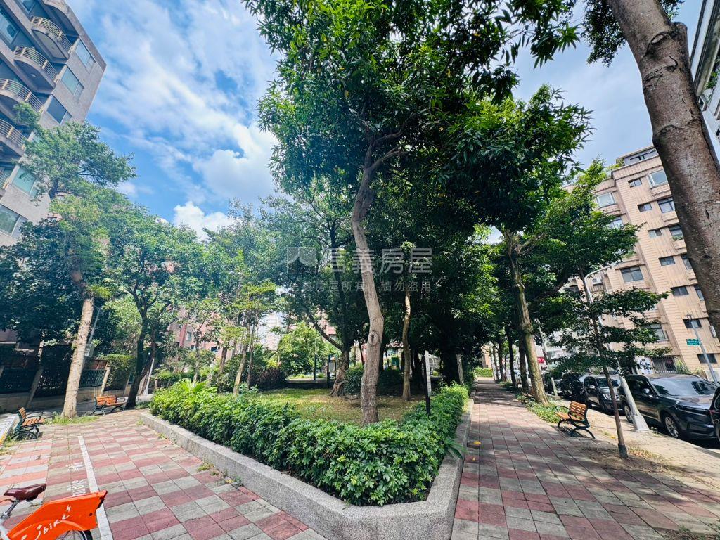 計畫區面公園１０１可兩房房屋室內格局與周邊環境