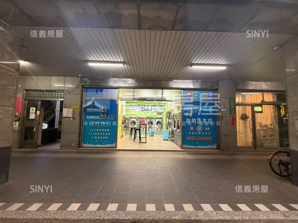 板新捷運黃金店面房屋室內格局與周邊環境