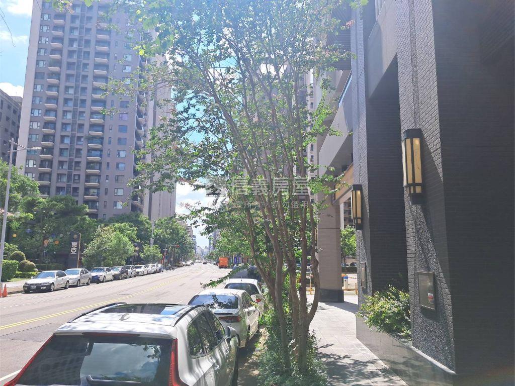 新光重劃核心樓店房屋室內格局與周邊環境