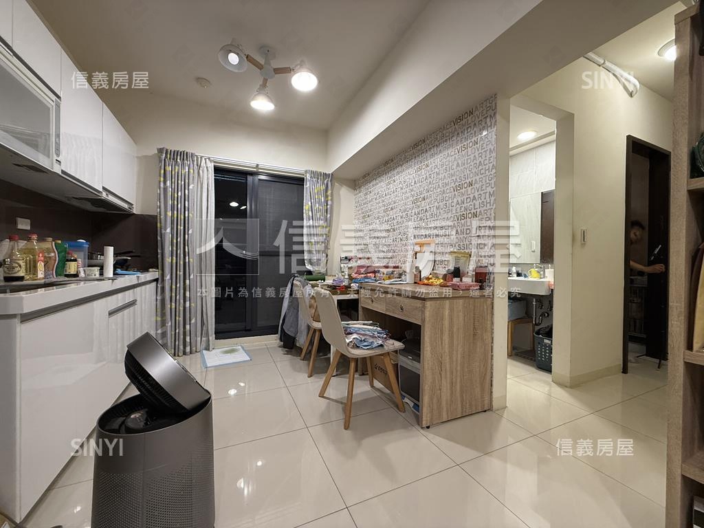 愛河旁輕屋齡大空間２房房屋室內格局與周邊環境