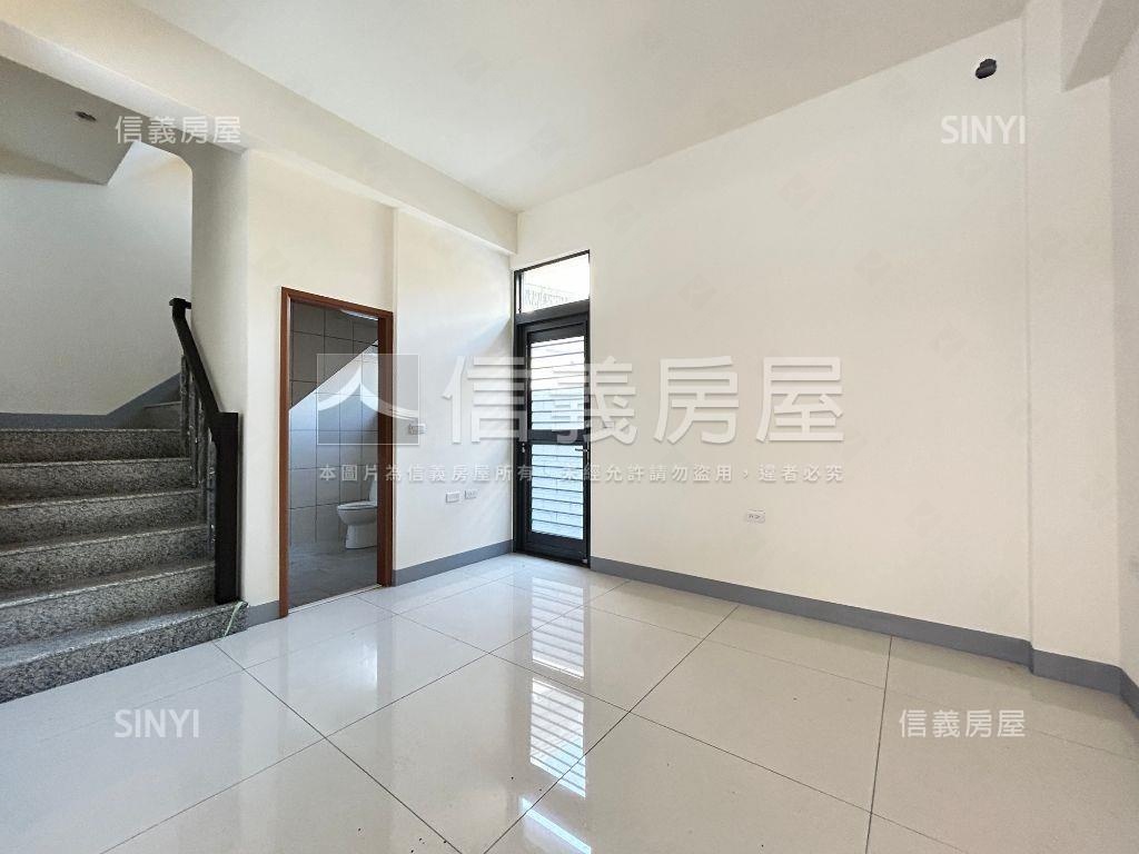 花壇全新大面寬別墅１房屋室內格局與周邊環境