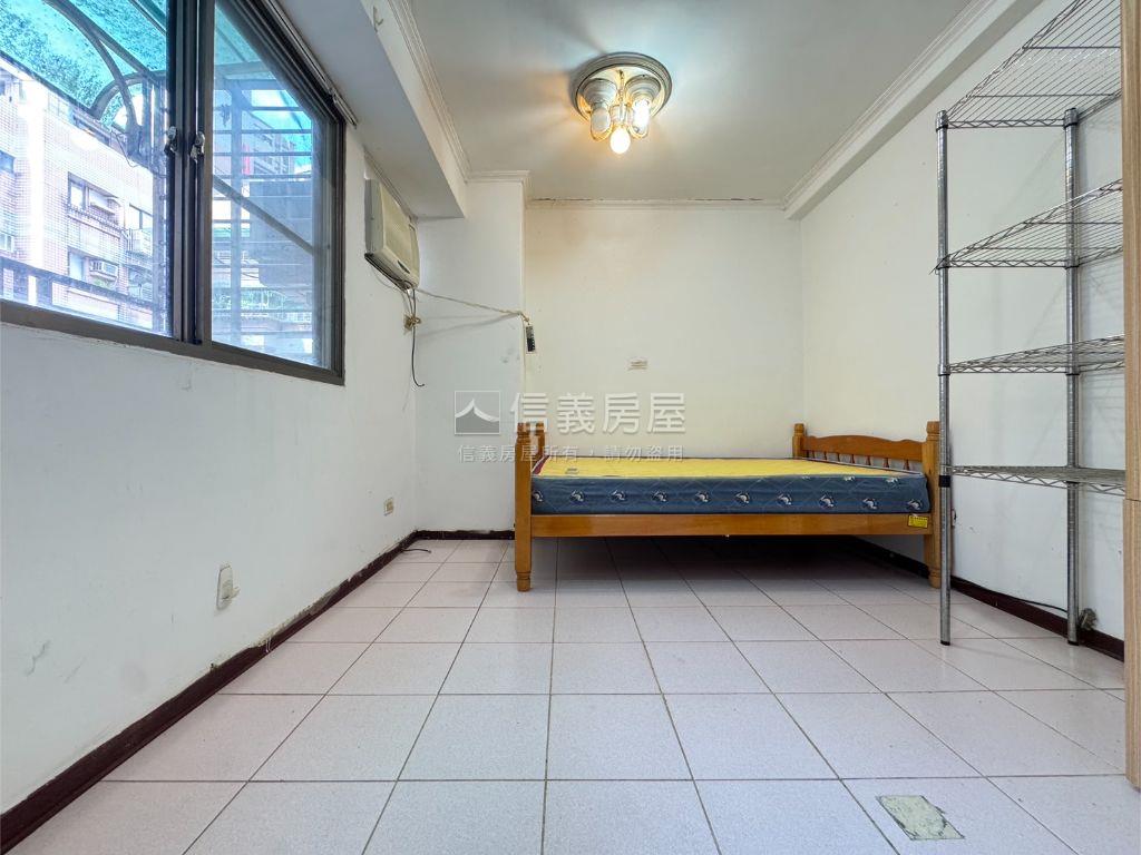 濱湖Ｂ區小資套房房屋室內格局與周邊環境