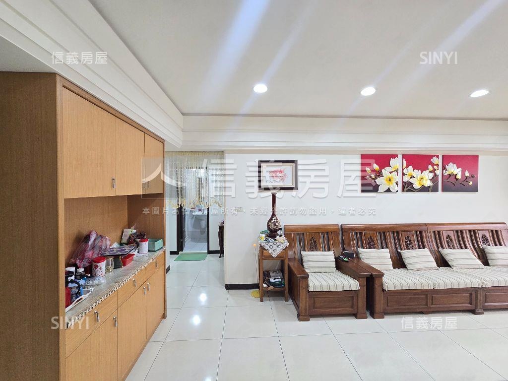 百世達三房車位房屋室內格局與周邊環境