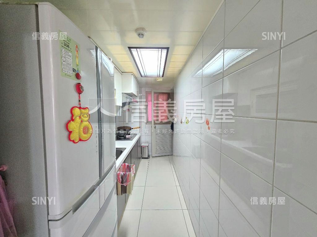 百世達三房車位房屋室內格局與周邊環境