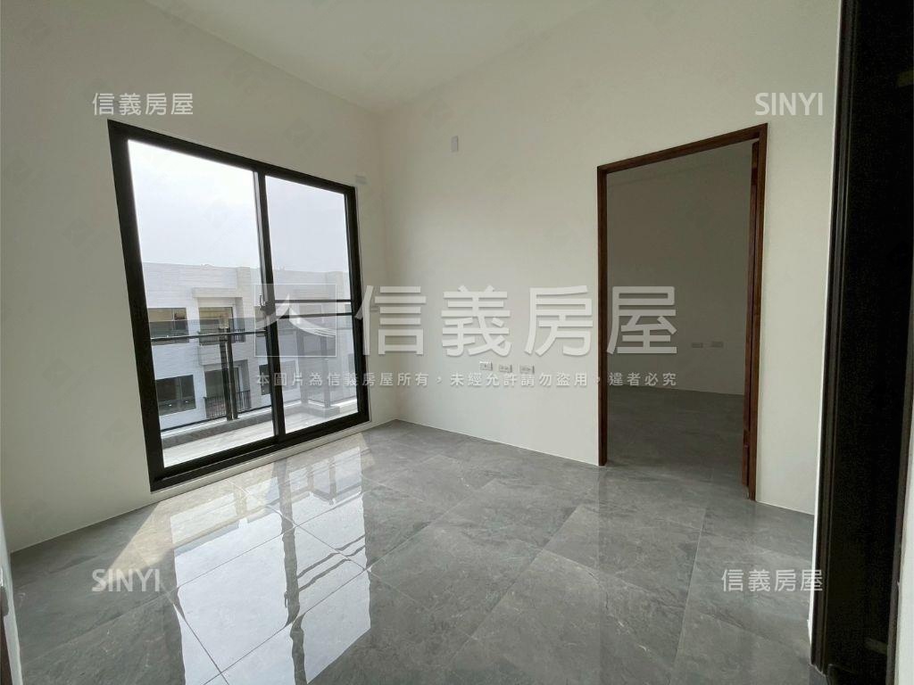 海佃面寬並排雙車墅房屋室內格局與周邊環境