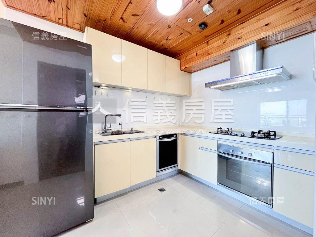 世紀凱悅四房雙車位房屋室內格局與周邊環境