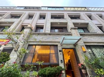 富宇朝南精裝修花園別墅