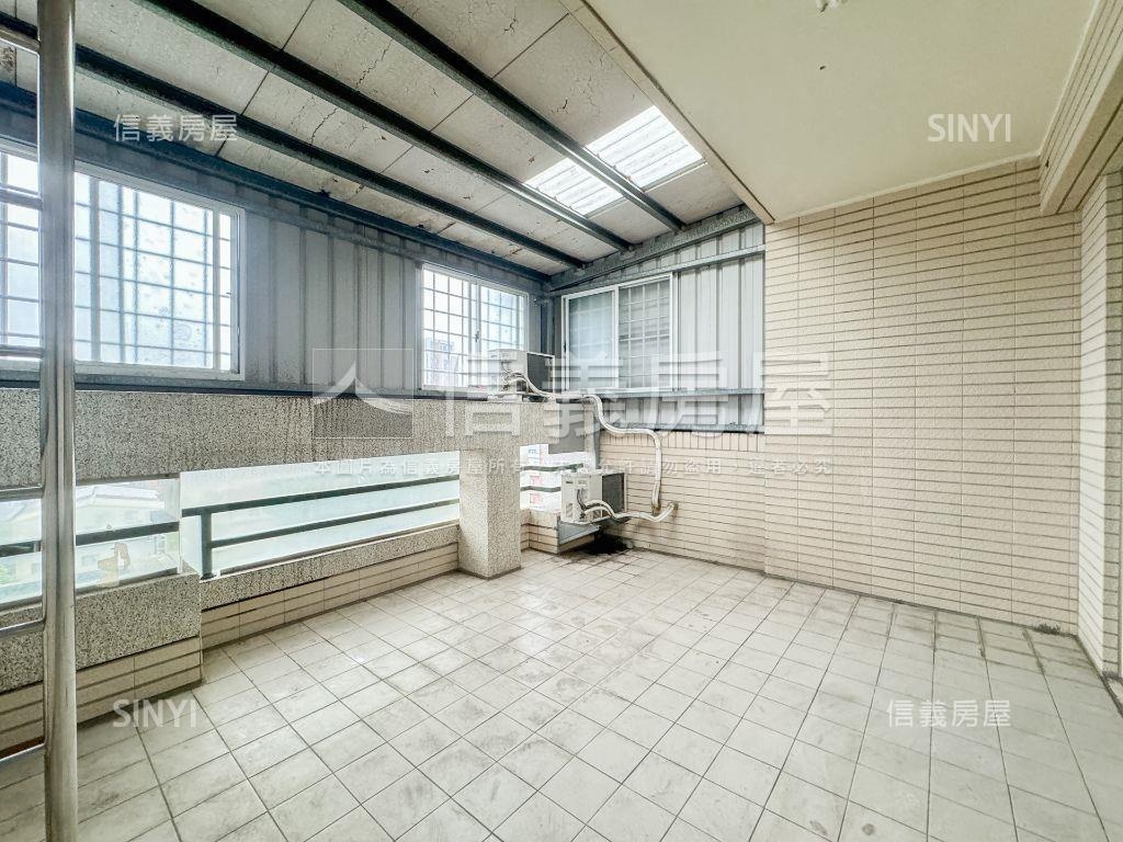 竹東市區鄰路大面寬透店房屋室內格局與周邊環境