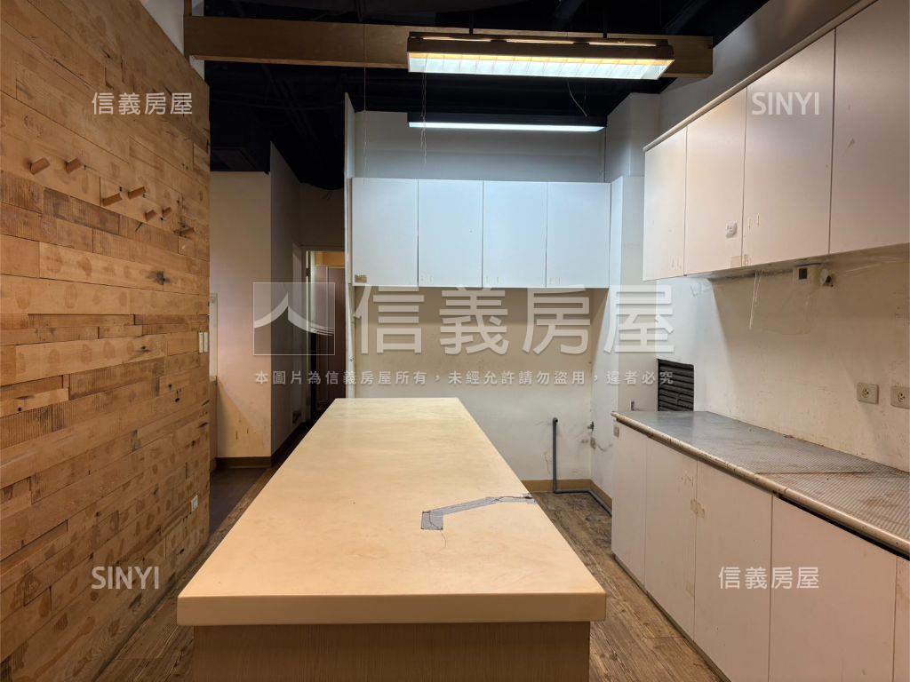 衡陽路獨棟百坪純辦房屋室內格局與周邊環境