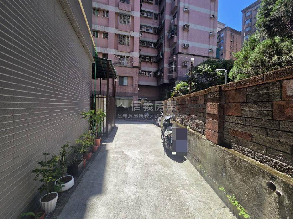 三峽獨棟黃金店面稀有釋出房屋室內格局與周邊環境
