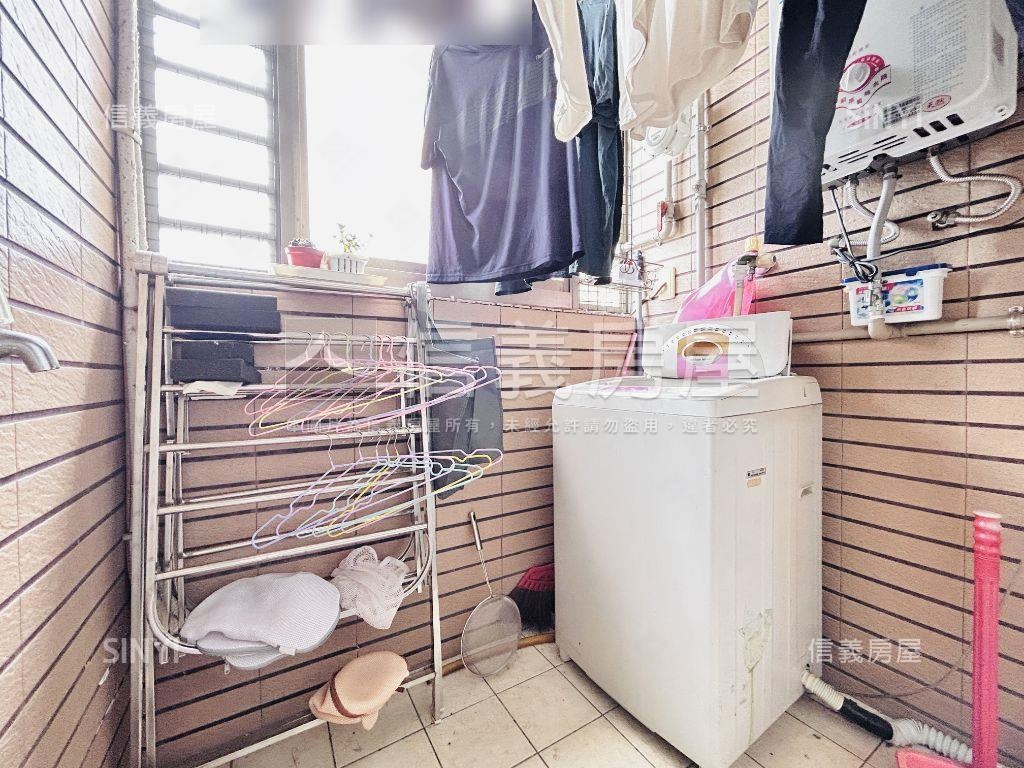 藝文亞曼尼大套房景觀車位房屋室內格局與周邊環境