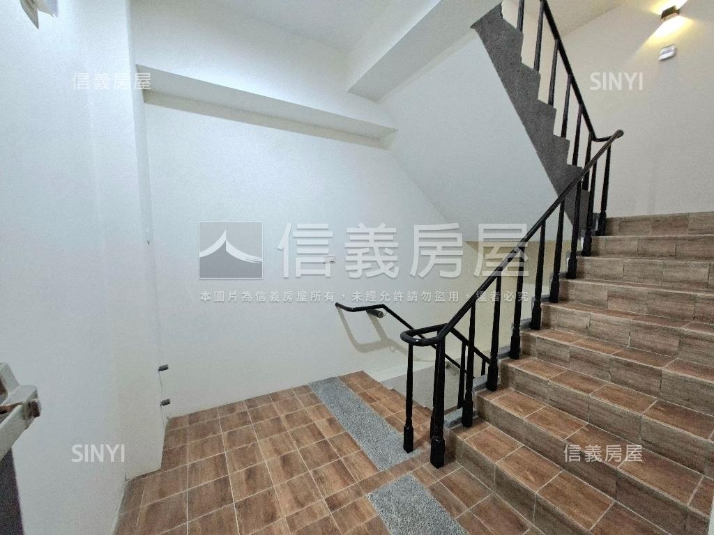 北區電梯輕屋齡收租３套房房屋室內格局與周邊環境