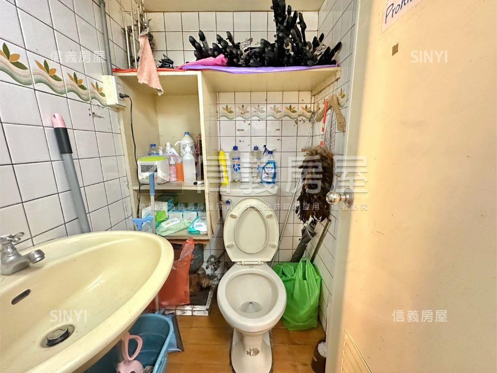 稀有＄西門＄人潮金店面房屋室內格局與周邊環境