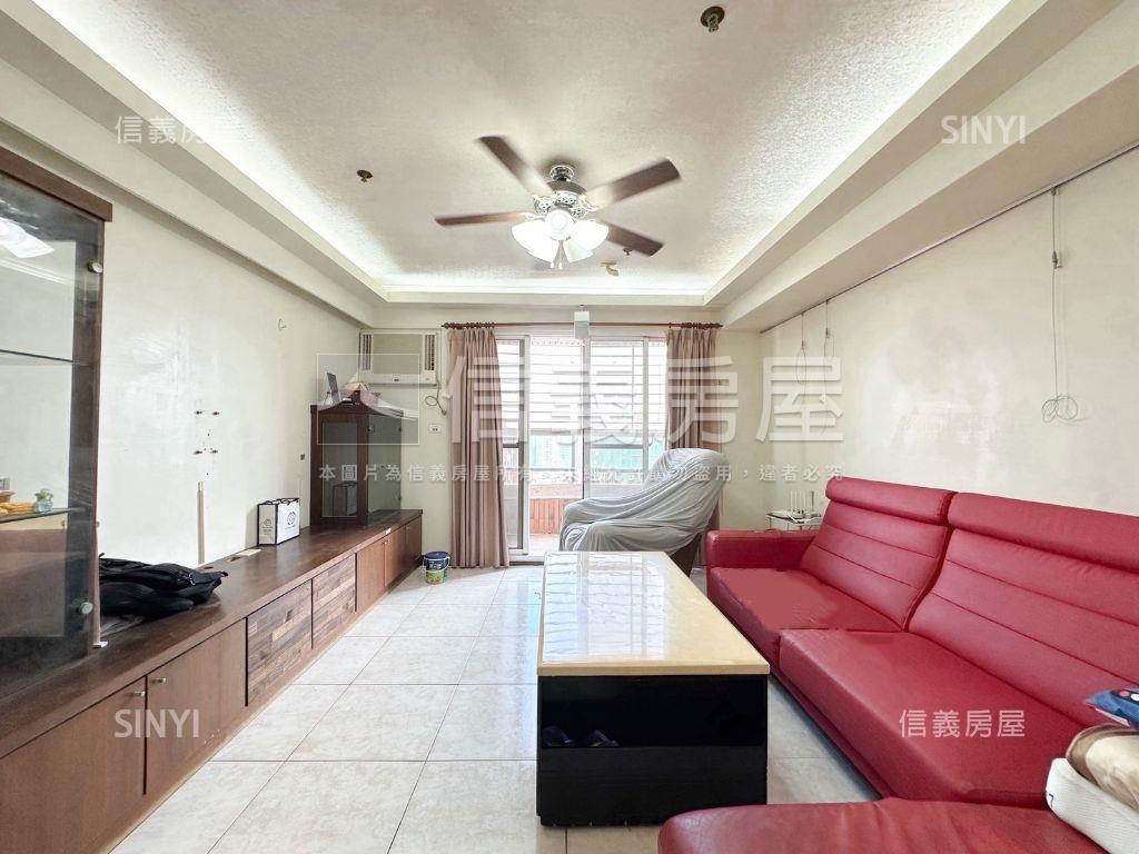 尊峰高樓景觀３＋１房平車房屋室內格局與周邊環境