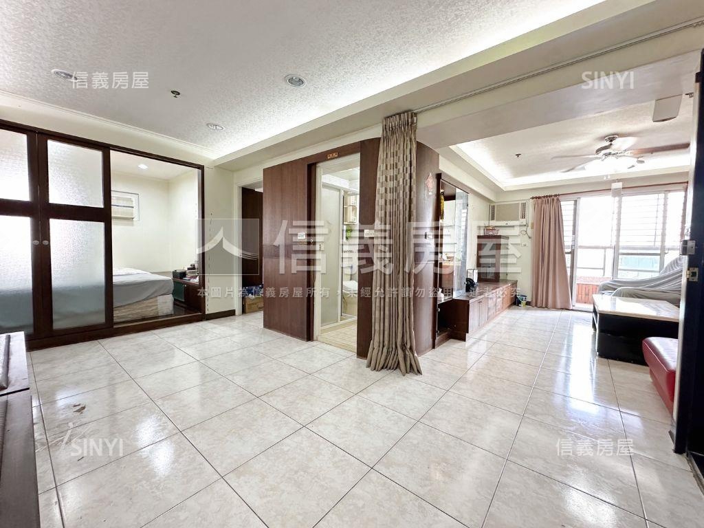 尊峰高樓景觀３＋１房平車房屋室內格局與周邊環境