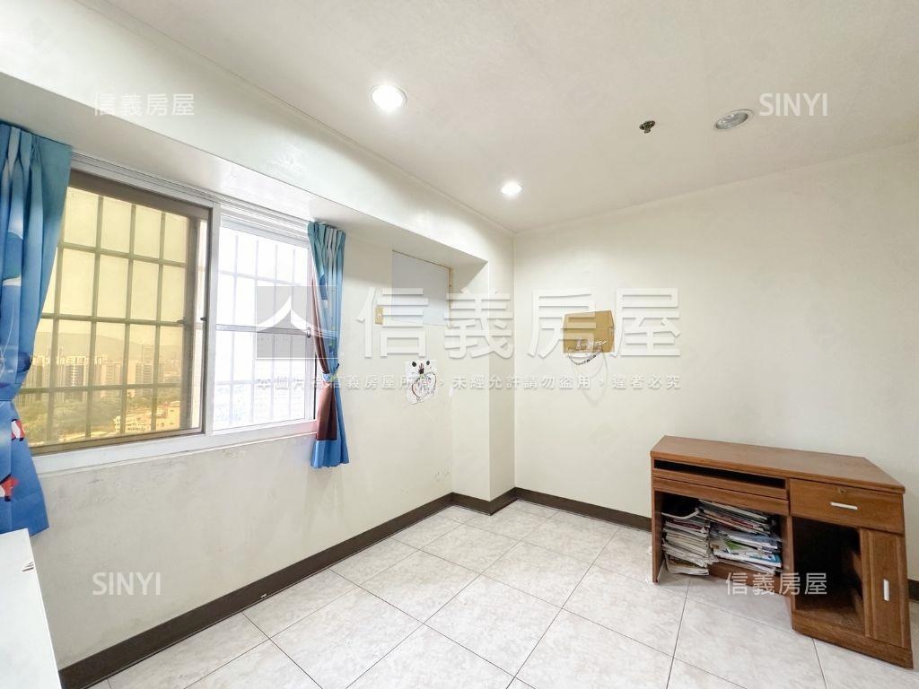 尊峰高樓景觀３＋１房平車房屋室內格局與周邊環境