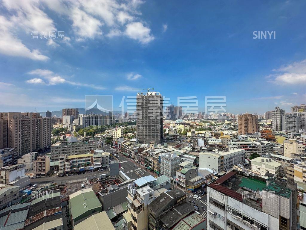 尊峰高樓景觀３＋１房平車房屋室內格局與周邊環境