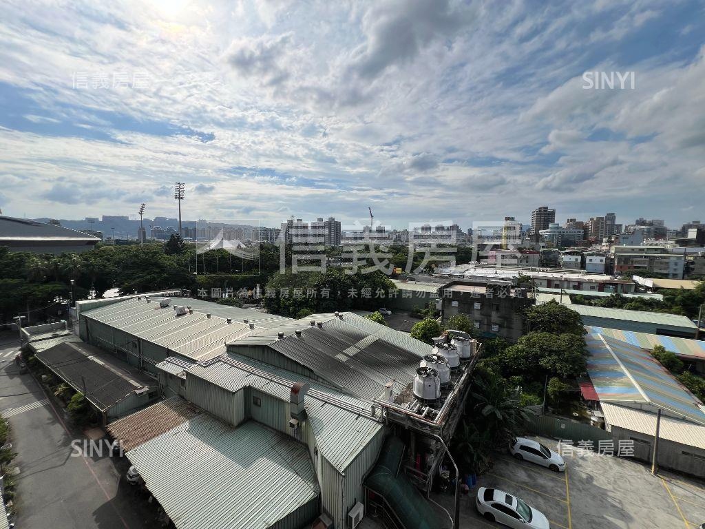 新莊捷運萬坪公園經典套房房屋室內格局與周邊環境
