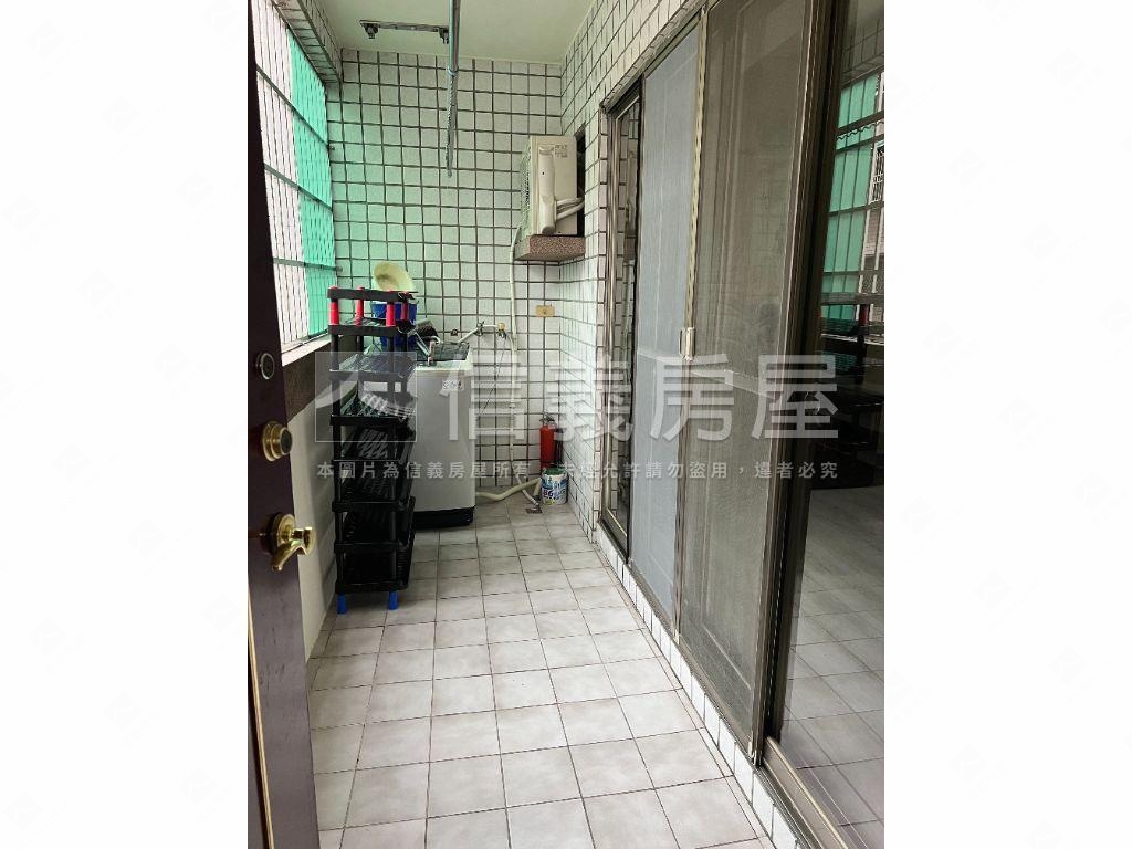 成功商圈四房平車房屋室內格局與周邊環境