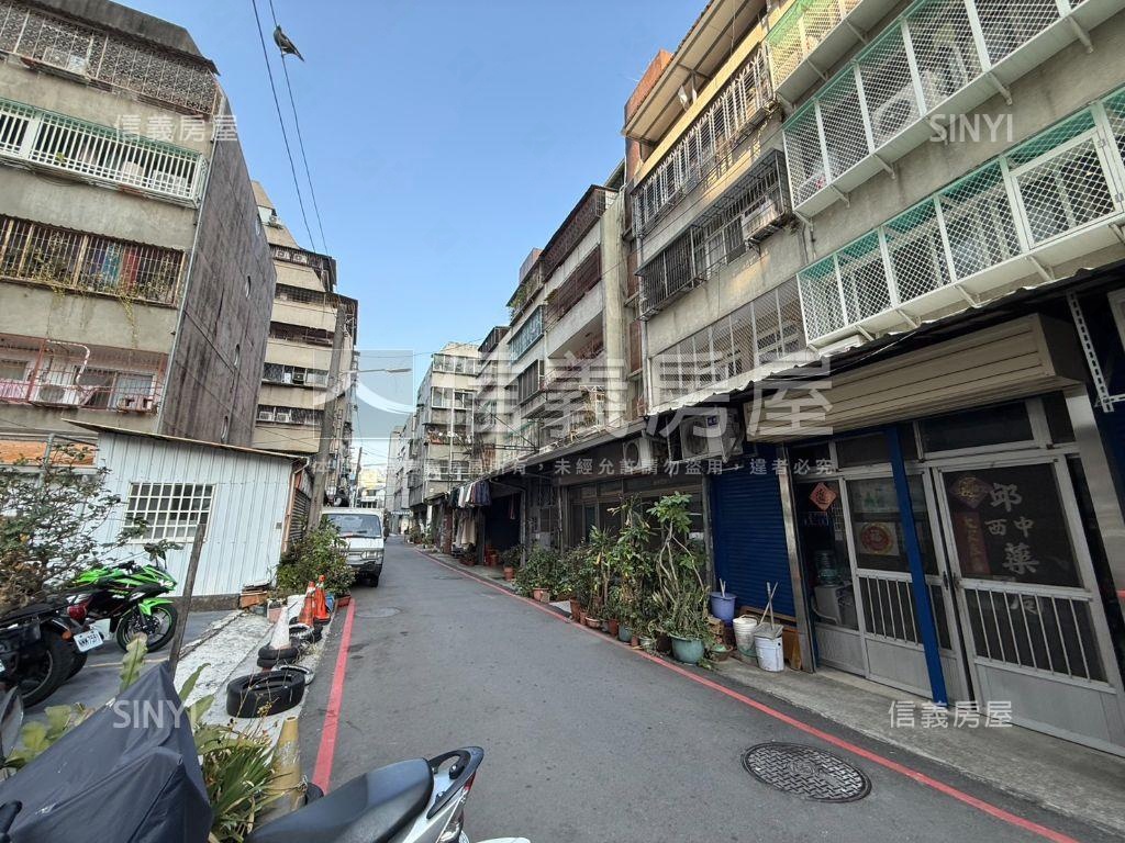 北區近親親戲院二樓公寓房屋室內格局與周邊環境