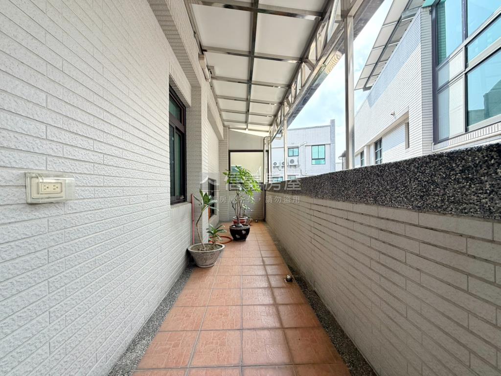 未來捷運黃線｜併排雙車墅房屋室內格局與周邊環境
