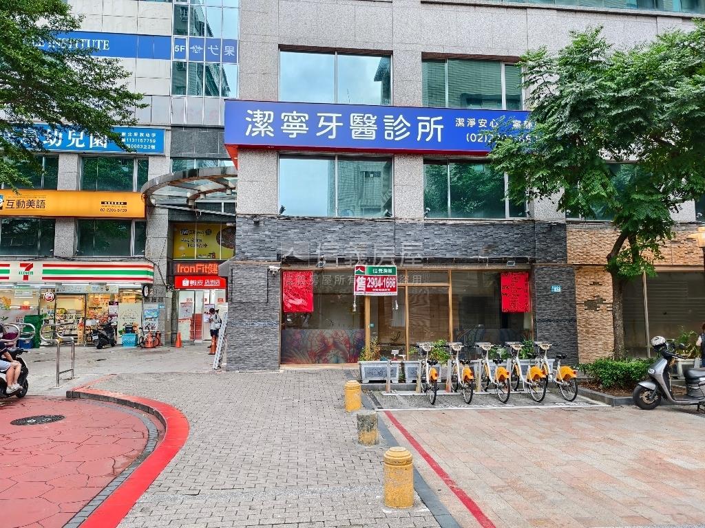鴻金寶角窗金店面房屋室內格局與周邊環境