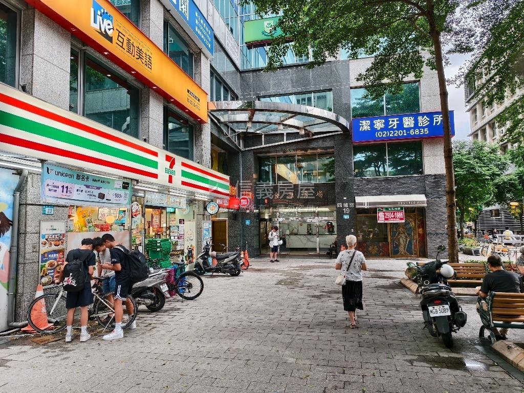 鴻金寶角窗金店面房屋室內格局與周邊環境